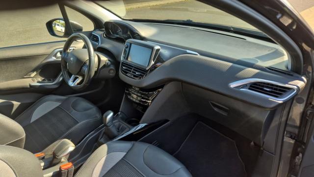 Peugeot 2008 image 2