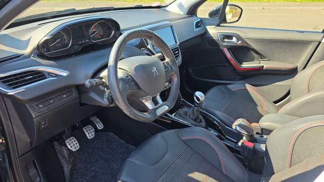 Peugeot 2008 image 1