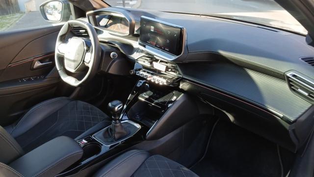 Peugeot 208 image 6