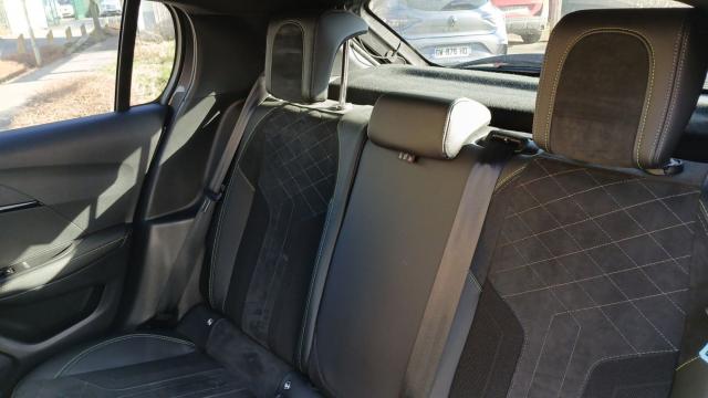 Peugeot 208 image 8