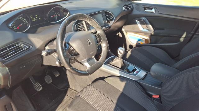 Peugeot 308 image 9