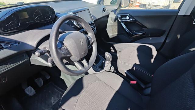 Peugeot 208 image 4