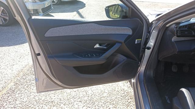 Peugeot 308 image 6