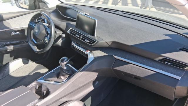 Peugeot 5008 image 3