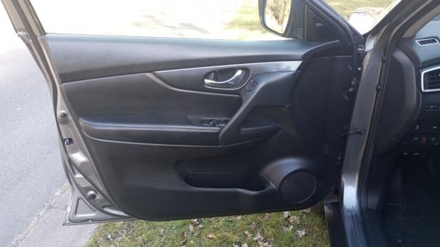 Nissan X-Trail image 1