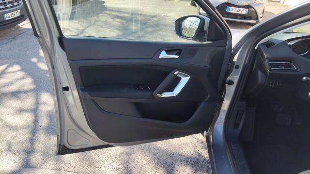 Peugeot 308 image 1