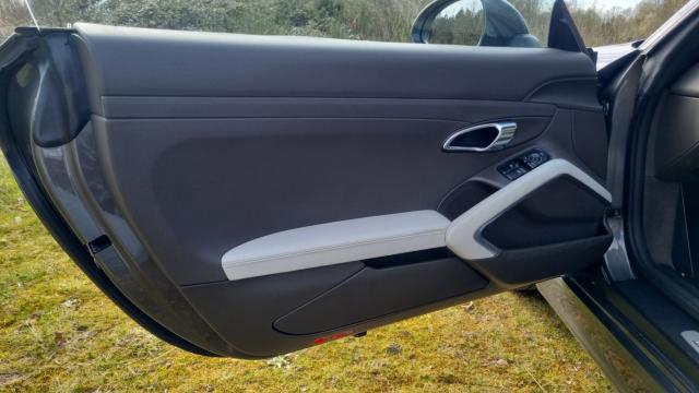 Porsche Boxster image 9