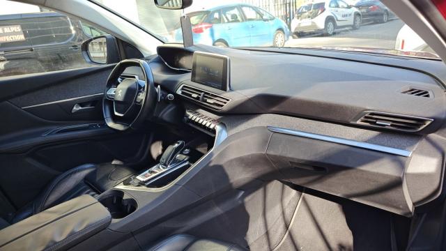 Peugeot 3008 image 2