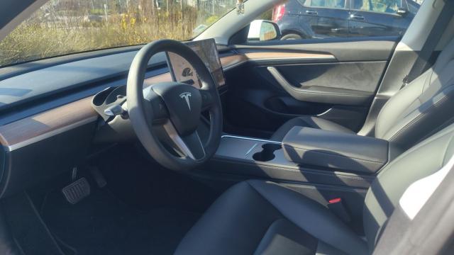 Tesla Model 3 image 8