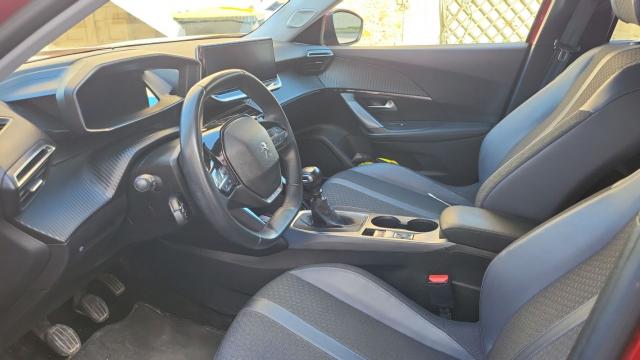 Peugeot 2008 image 9