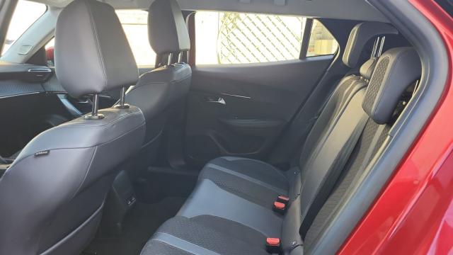 Peugeot 2008 image 6