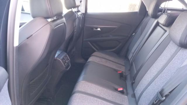 Peugeot 3008 image 3