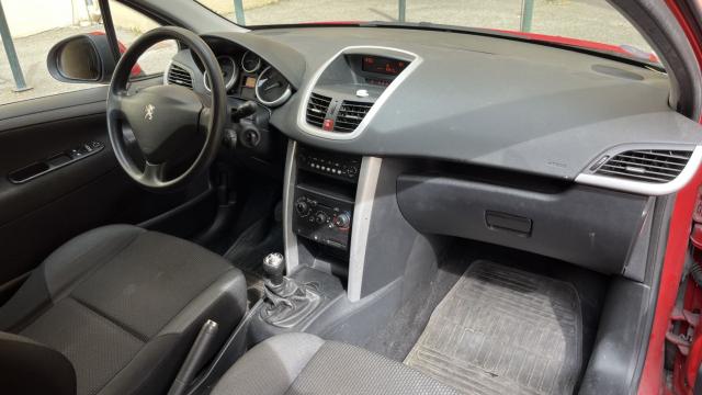 Peugeot 207 image 6