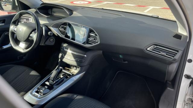 Peugeot 308 image 6