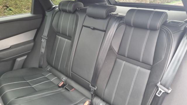 Land Rover Range Rover Velar image 4