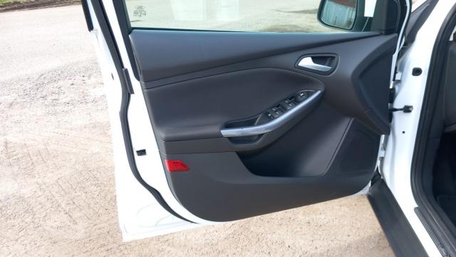 Ford Focus image 4