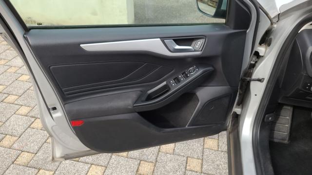 Ford Focus image 9