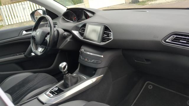 Peugeot 308 image 5