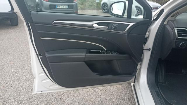 Ford Mondeo image 7