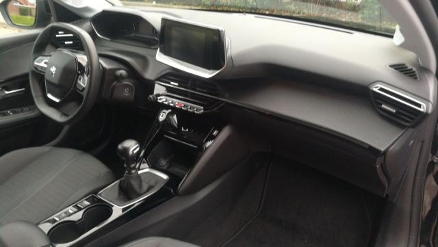 Peugeot 208 image 5