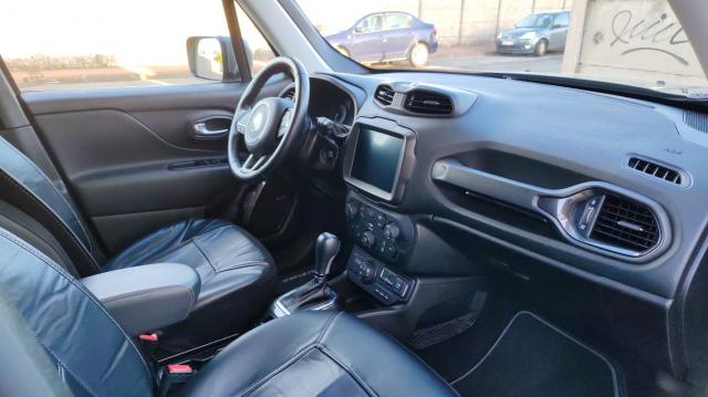 Jeep Renegade image 2