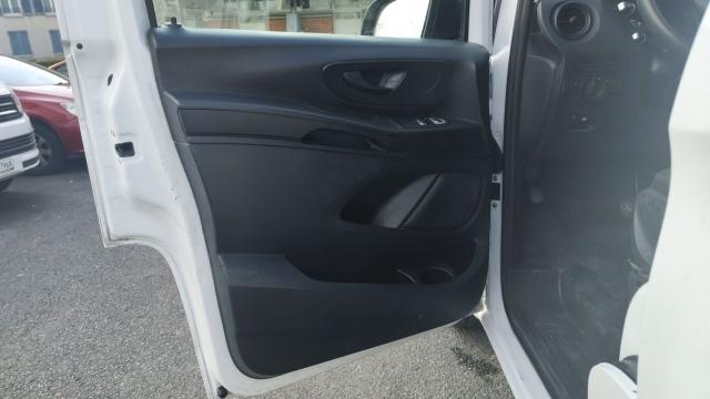 Mercedes Benz Vito image 5