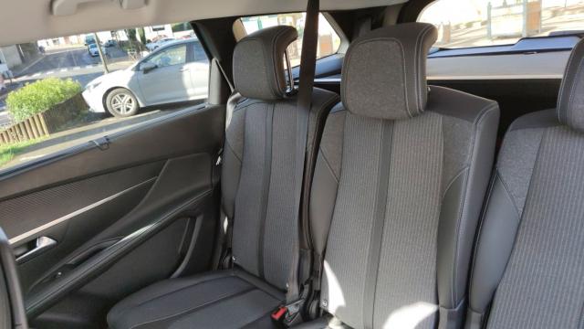 Peugeot 5008 image 9