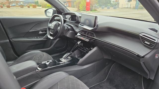Peugeot 2008 image 6