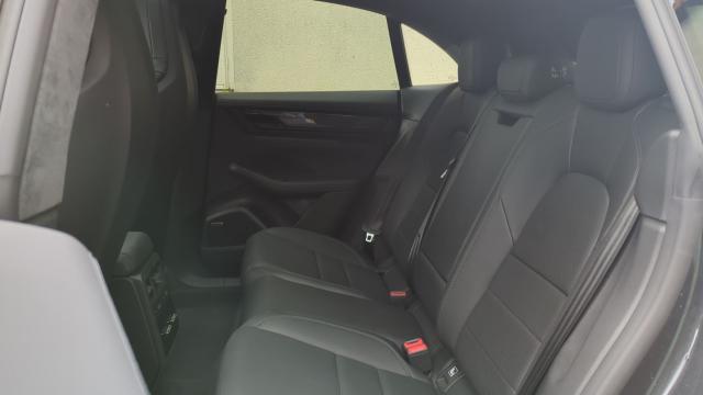 Porsche Macan image 2