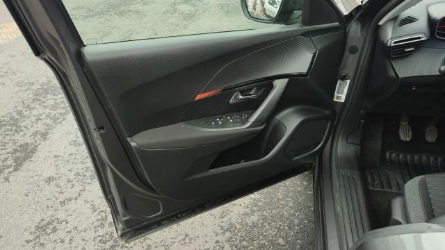 Peugeot 2008 image 3