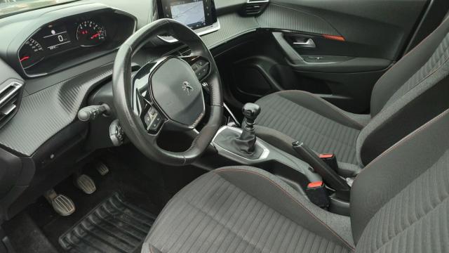 Peugeot 2008 image 9