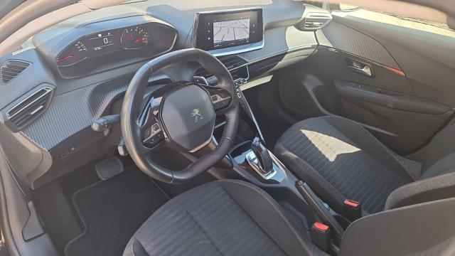 Peugeot 208 image 6