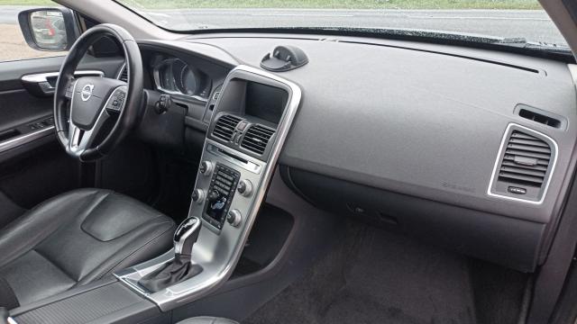 Volvo Xc60 image 2