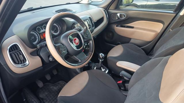 Fiat 500l image 2