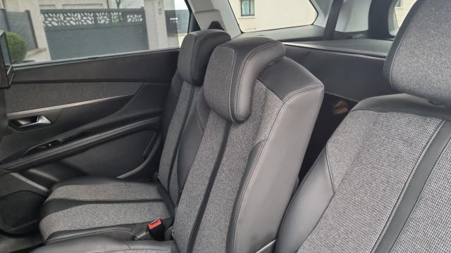 Peugeot 5008 image 8