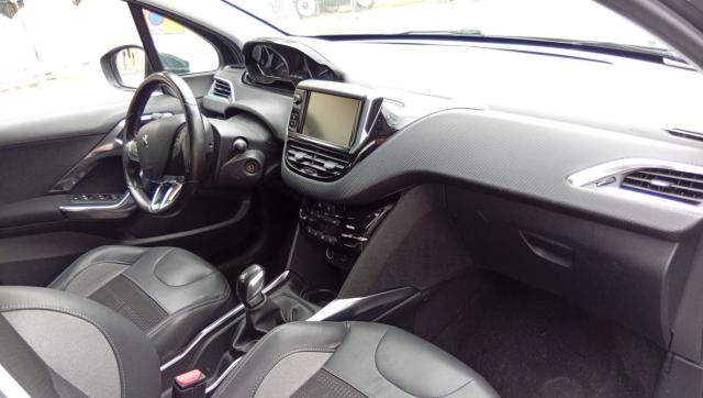 Peugeot 2008 image 6