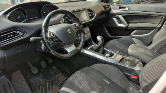 Peugeot 308 image 2