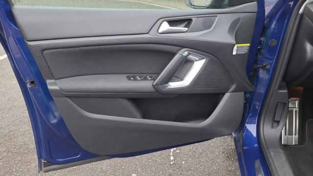 Peugeot 308 image 8