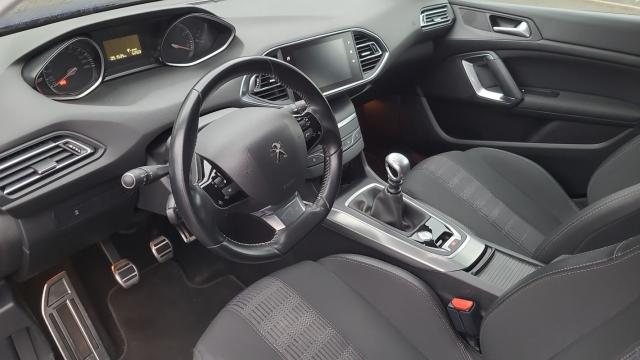 Peugeot 308 image 2