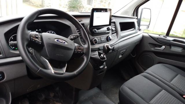 Ford Transit Custom image 2