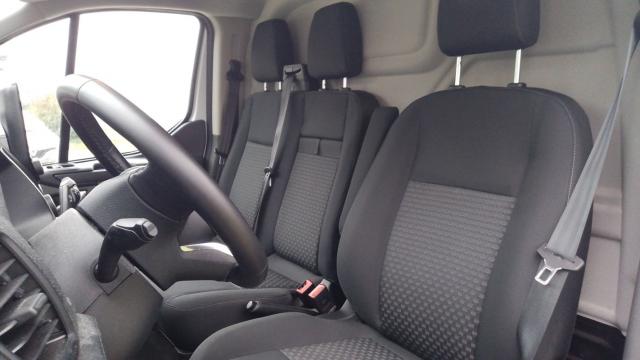 Ford Transit Custom image 5