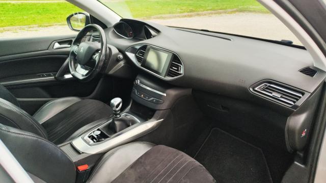 Peugeot 308 image 6