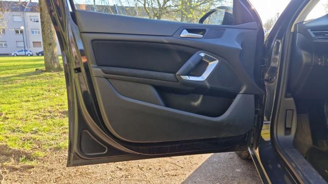Peugeot 308 image 1