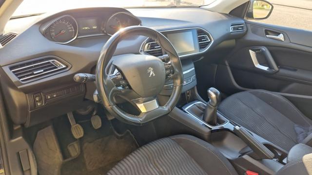 Peugeot 308 image 2