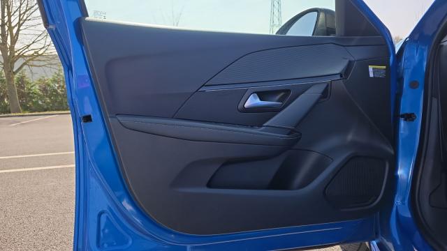 Peugeot 208 image 3
