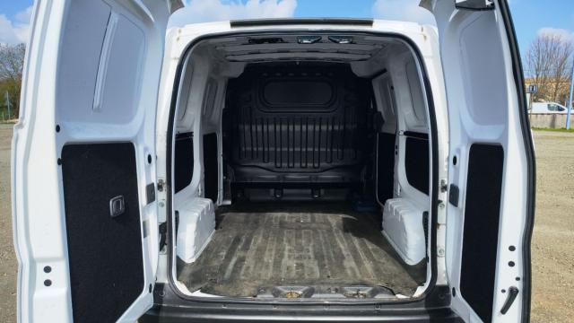 Nissan E-Nv200 image 9