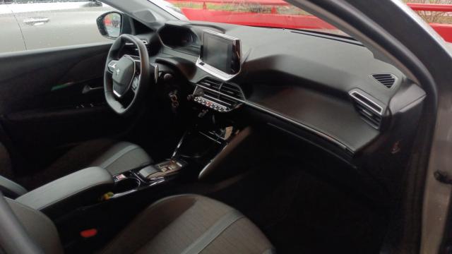 Peugeot 208 image 6