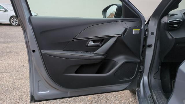 Peugeot 208 image 3