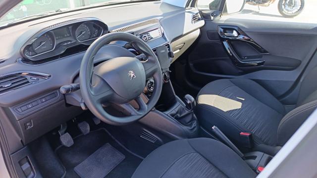 Peugeot 208 image 7