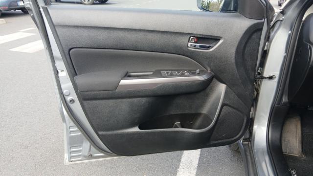 Suzuki Vitara image 4